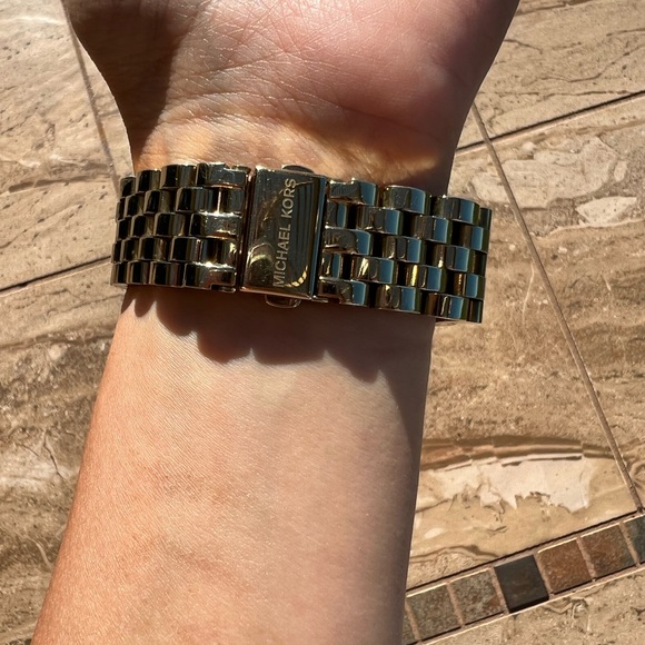 MICHAEL KORS LADIES WATCH - Picture 4 of 7